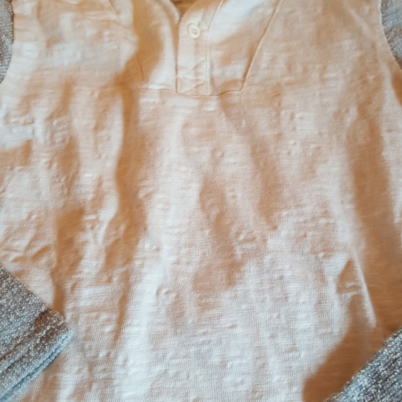 🔴BOGO🔴 BOYS HOODED TOP WITH SIDE ZIPPERS - Picture 4 of 7